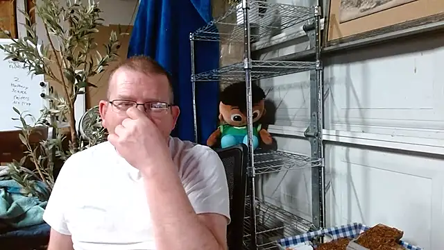 Randomoldguy615 online show from 02/25/25, 01:09