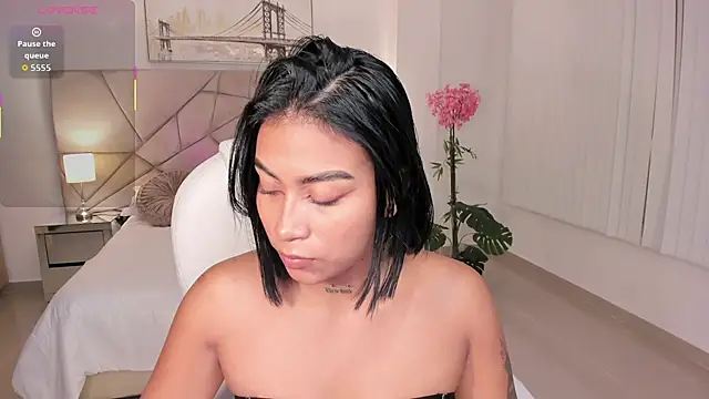 Ivyy Moon  online show from 12/16/25, 01:21