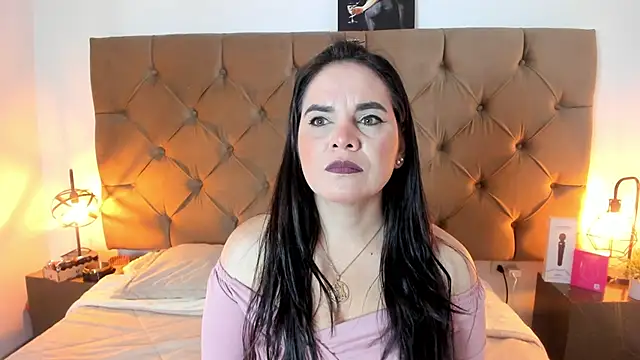 laura hotties online show from 03/31/26, 01:22