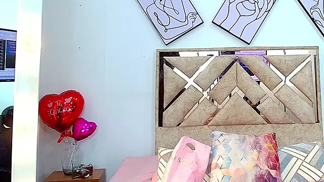 ZaraRousse online show from 12/04/25, 03:16