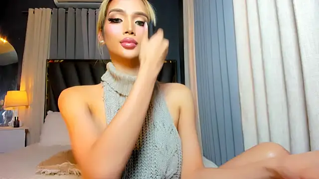 Snapshot of KylieSonique chatting on 05/03/26, 02:06 KylieSonique online show from 05/03/26, 02:06