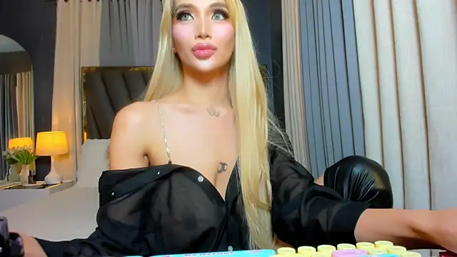 KylieSonique online show from 06/14/26, 03:19
