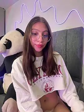 Snapshot of Dirty-Bunnyyy chatting on 05/15/26, 03:02 Dirty-Bunnyyy online show from 05/15/26, 03:02
