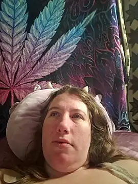 Snapshot of Seductivefoxy@xh chatting on 11/29/25, 08:17 Seductivefoxyxh online show from 11/29/25, 08:17