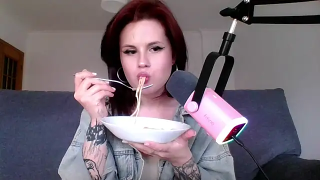 Della Ideal online show from 03/06/25, 05:33