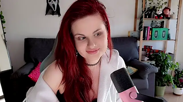 Della Ideal online show from 12/02/25, 09:14