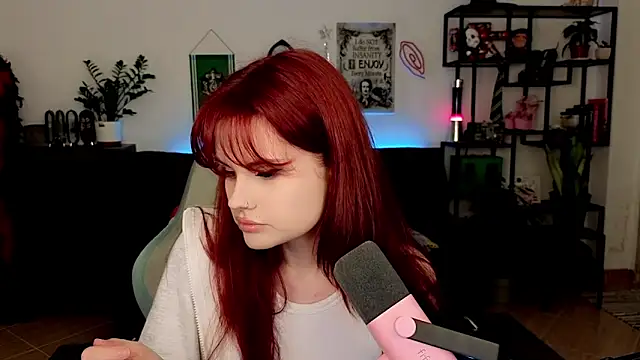 Della Ideal online show from 02/09/26, 06:56