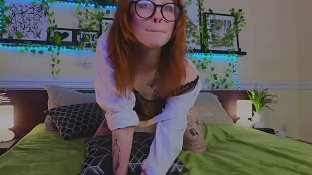 Snapshot of AliceTempt chatting on 03/15/25, 05:04 AliceTempt online show from 03/15/25, 05:04