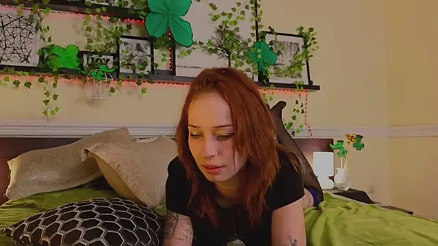 Snapshot of AliceTempt chatting on 03/17/25, 04:33 AliceTempt online show from 03/17/25, 04:33