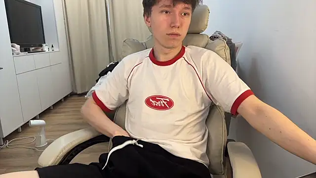 Snapshot of tommy_colson chatting on 10/27/25, 01:26 tommy colson online show from 10/27/25, 01:26