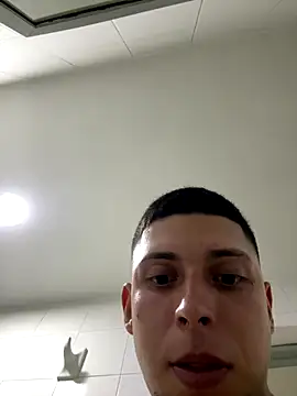 Snapshot of Cristopher1112 chatting on 10/30/25, 04:25 Cristopher1112 online show from 10/30/25, 04:25