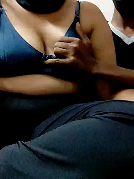 Snapshot of mythilli chatting on 03/13/25, 10:36 mythilli online show from 03/13/25, 10:36