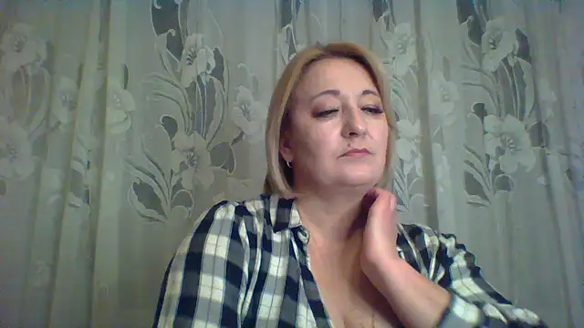 Snapshot of ArielXLoveresss chatting on 02/23/25, 04:24 ArielXLoveresss online show from 02/23/25, 04:24