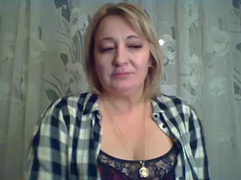 Snapshot of ArielXLoveresss chatting on 02/24/25, 05:42 ArielXLoveresss online show from 02/24/25, 05:42