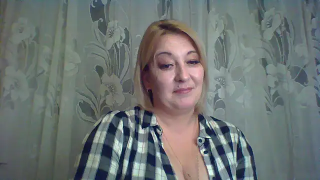 Snapshot of ArielXLoveresss chatting on 02/25/25, 04:21 ArielXLoveresss online show from 02/25/25, 04:21