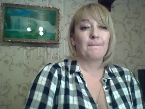 Snapshot of ArielXLoveresss chatting on 03/06/25, 05:43 ArielXLoveresss online show from 03/06/25, 05:43