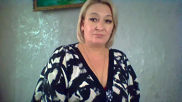 Snapshot of ArielXLoveresss chatting on 11/03/25, 11:00 ArielXLoveresss online show from 11/03/25, 11:00