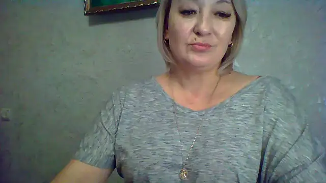 Snapshot of ArielXLoveresss chatting on 11/08/25, 11:36 ArielXLoveresss online show from 11/08/25, 11:36