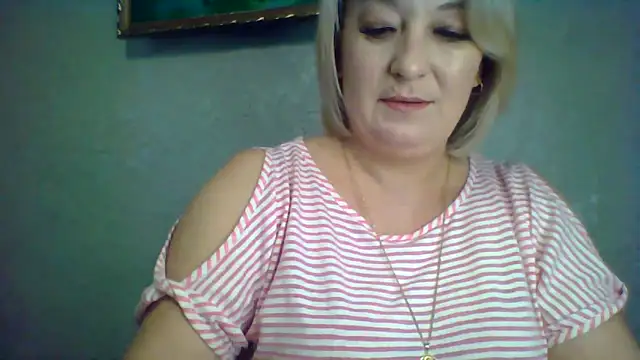 Snapshot of ArielXLoveresss chatting on 11/18/25, 11:03 ArielXLoveresss online show from 11/18/25, 11:03