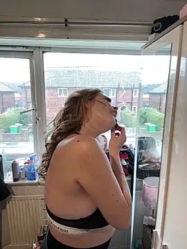 Busty-smiley-miley online show from 02/18/26, 01:51