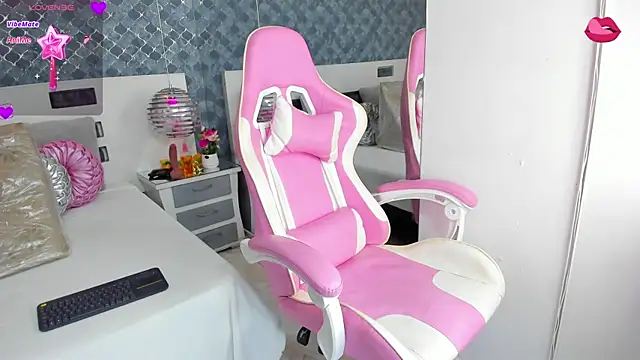 Snapshot of _AshleyPayton_ chatting on 03/10/25, 08:56 AshleyPayton online show from 03/10/25, 08:56