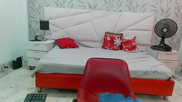 SexyPamela69 online show from 04/23/26, 06:21