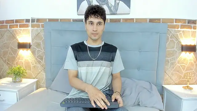 Snapshot of buddy_whitte chatting on 03/19/25, 02:46 buddy whitte online show from 03/19/25, 02:46