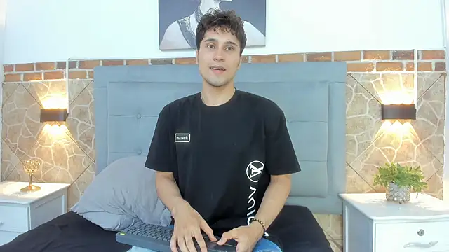 Snapshot of buddy_whitte chatting on 03/22/25, 04:47 buddy whitte online show from 03/22/25, 04:47