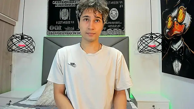 Snapshot of buddy_whitte chatting on 11/03/25, 12:17 buddy whitte online show from 11/03/25, 12:17