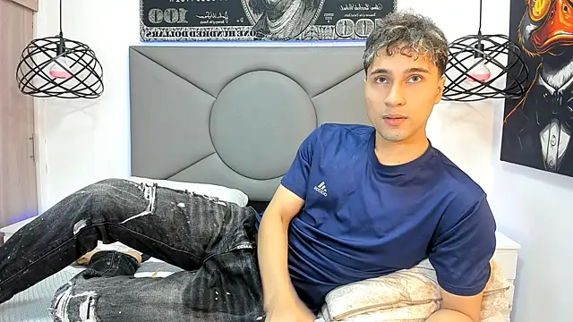 Snapshot of buddy_whitte chatting on 11/08/25, 11:43 buddy whitte online show from 11/08/25, 11:43