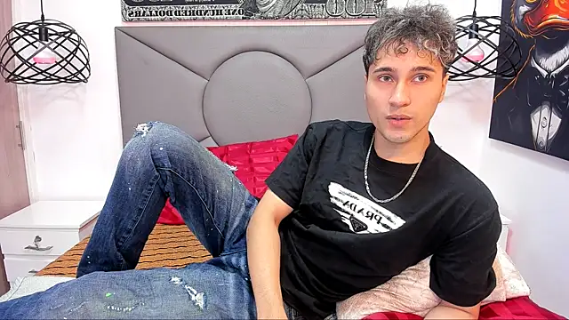 Snapshot of buddy_whitte chatting on 11/19/25, 12:38 buddy whitte online show from 11/19/25, 12:38