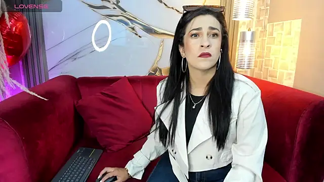 Bella williamss  online show from 11/04/25, 07:46