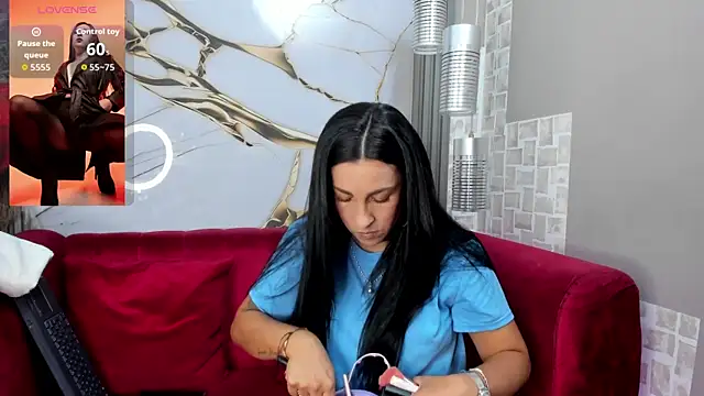 Bella williamss  online show from 04/06/26, 07:48