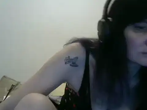 Hotmodel1984 online show from 02/13/26, 10:50