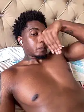 Snapshot of LOGAN_DRAKE chatting on 03/03/25, 07:17 LOGAN DRAKE online show from 03/03/25, 07:17