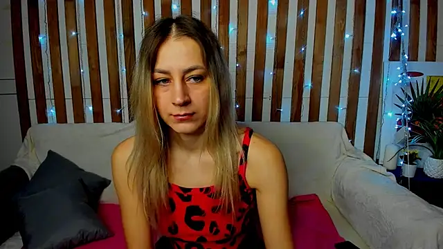 Snapshot of Ellen_Ross chatting on 03/12/25, 01:14 Ellen Ross online show from 03/12/25, 01:14