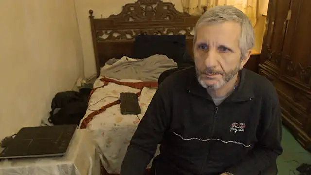 maxdaddy690 online show from 12/22/25, 02:36