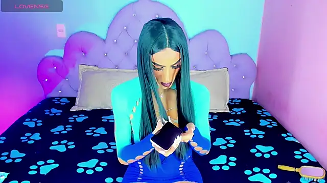 Snapshot of Julie_Lovelyx1 chatting on 06/16/26, 04:59 Julie Lovelyx1 online show from 06/16/26, 04:59