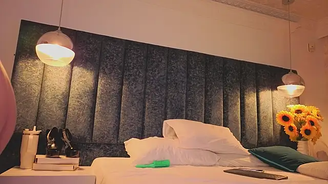 Ariannaa Suarez1 online show from 02/17/26, 07:42