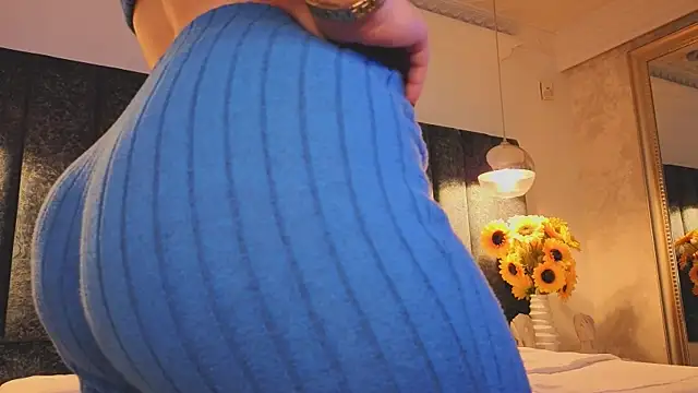 Ariannaa Suarez1 online show from 03/28/26, 07:35