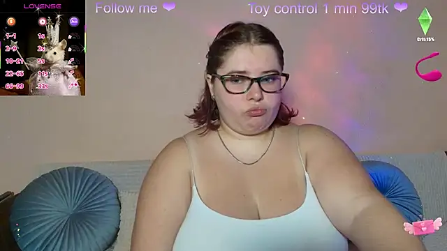 Snapshot of Lily_lu_one chatting on 09/16/25, 05:36 Lily lu one online show from 09/16/25, 05:36