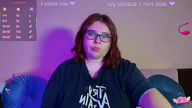 Snapshot of Lily_lu_one chatting on 09/21/25, 05:25 Lily lu one online show from 09/21/25, 05:25