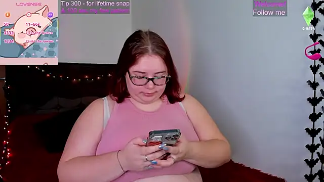 Snapshot of Lily_lu_one chatting on 10/07/25, 10:01 Lily lu one online show from 10/07/25, 10:01