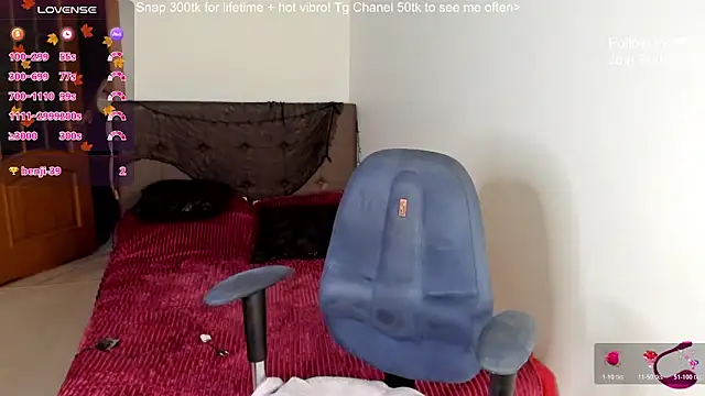 Snapshot of Lily_lu_one chatting on 11/13/25, 10:30 Lily lu one online show from 11/13/25, 10:30