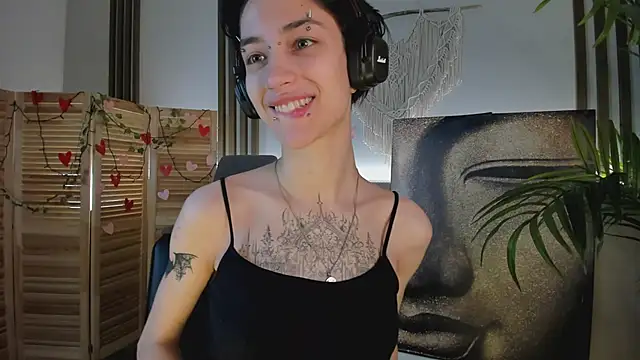 Snapshot of lisbatsyy chatting on 03/05/25, 01:39 lisbatsyy online show from 03/05/25, 01:39