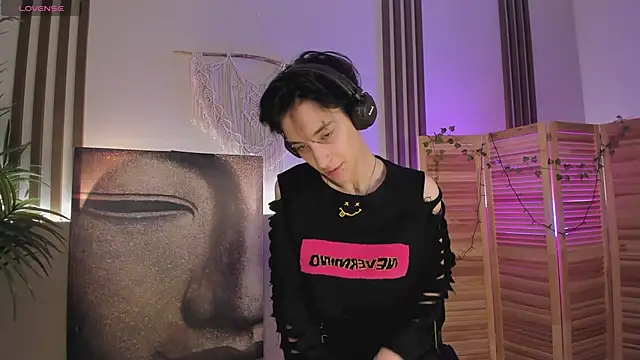 Snapshot of lisbatsyy chatting on 03/13/25, 01:18 lisbatsyy online show from 03/13/25, 01:18