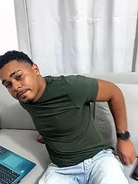 Snapshot of latinbbc_00 chatting on 09/14/25, 05:39 latinbbc 00 online show from 09/14/25, 05:39