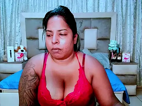 indiantopaz694u online show from 03/19/25, 03:52