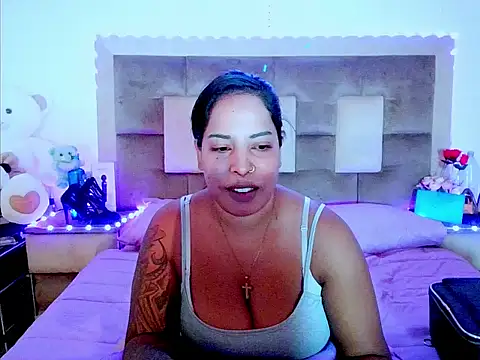 indiantopaz694u online show from 04/23/26, 04:24