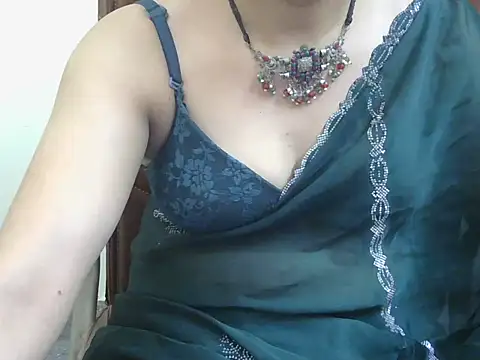 Lovely Manvi online show from 10/04/25, 01:42